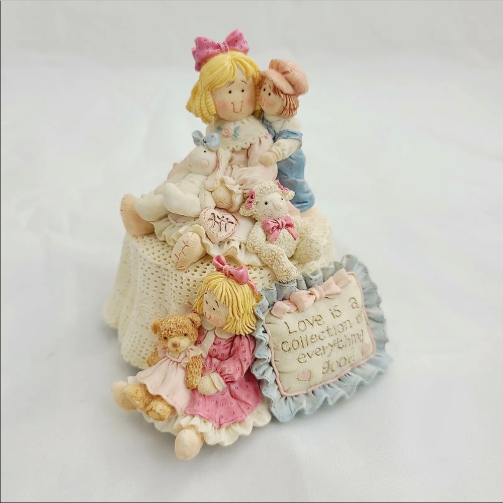 Vintage HEART TUGS Matthew Danko Love Makes the World Go Round Music Box Figure